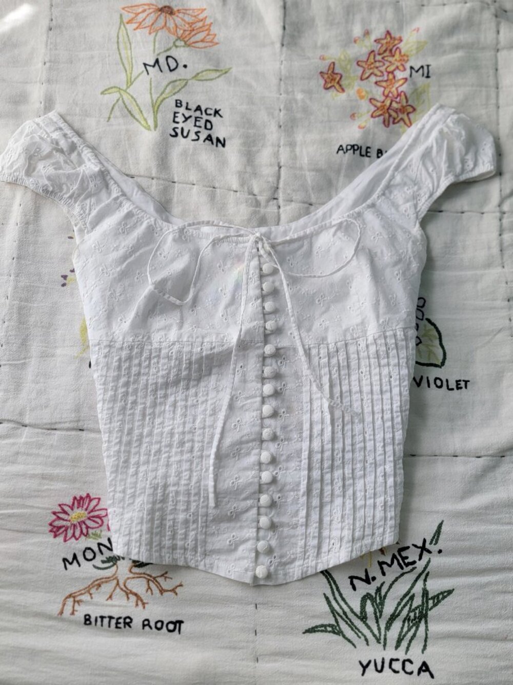 ₊˚♡⊹ Mirror Palais Broderie Anglaise pintuck eyelet lace blouse ⋅♡˚. ✿ size -
